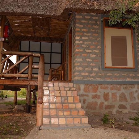 Irungu Forest Safari Lodge Katunguru Zewnętrze zdjęcie