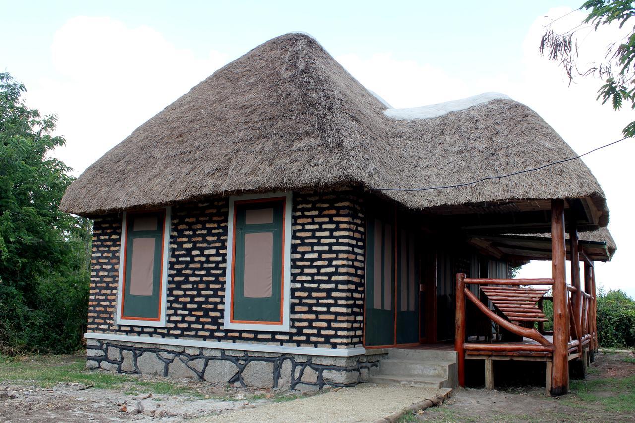 Irungu Forest Safari Lodge Katunguru Zewnętrze zdjęcie