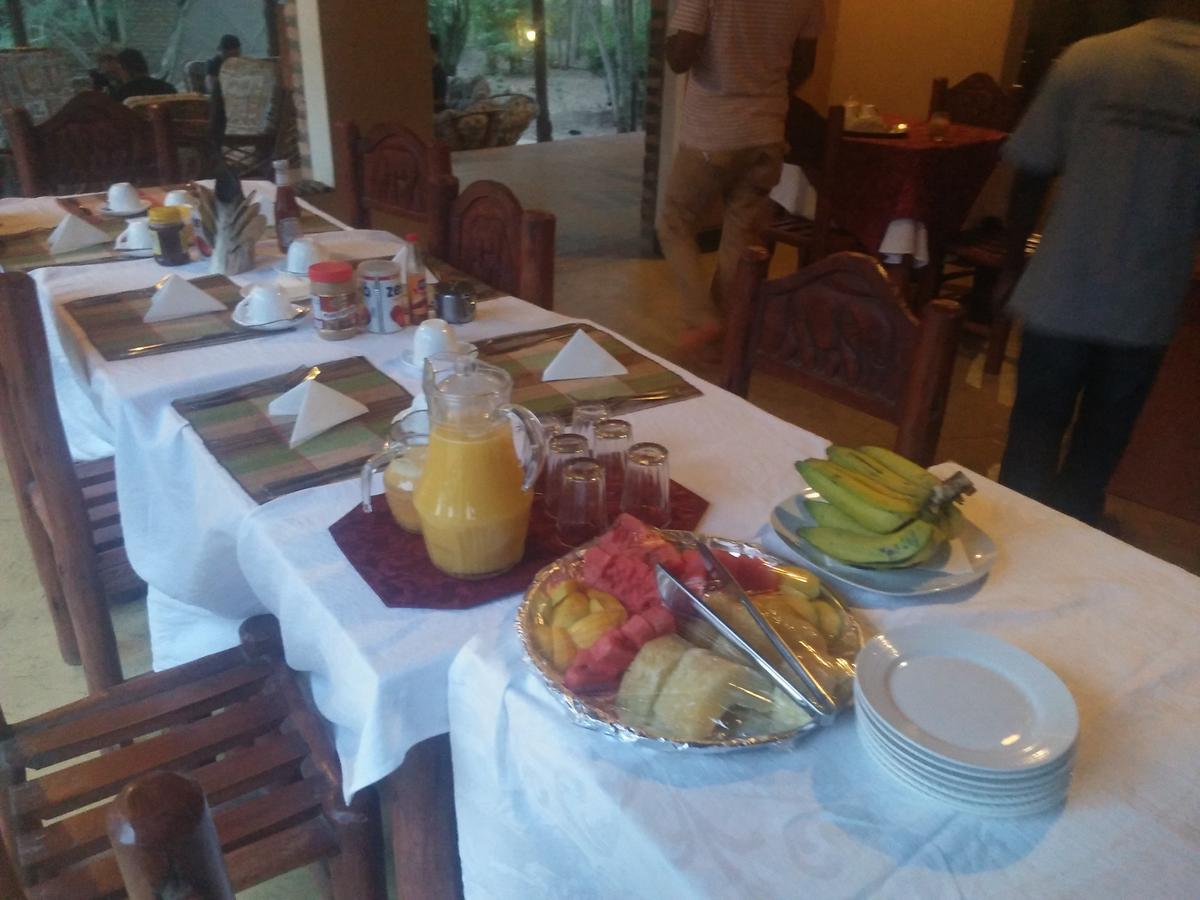 Irungu Forest Safari Lodge Katunguru Zewnętrze zdjęcie