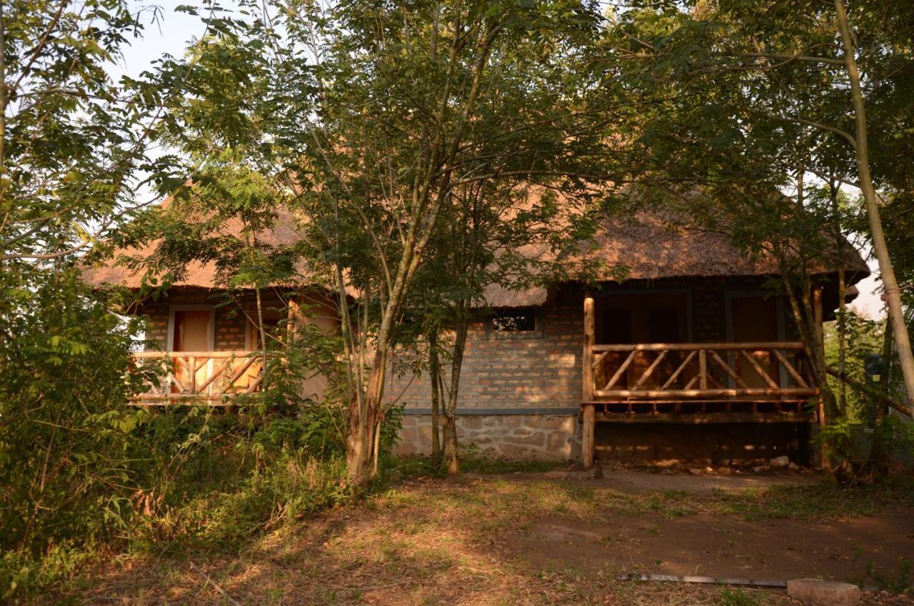 Irungu Forest Safari Lodge Katunguru Zewnętrze zdjęcie