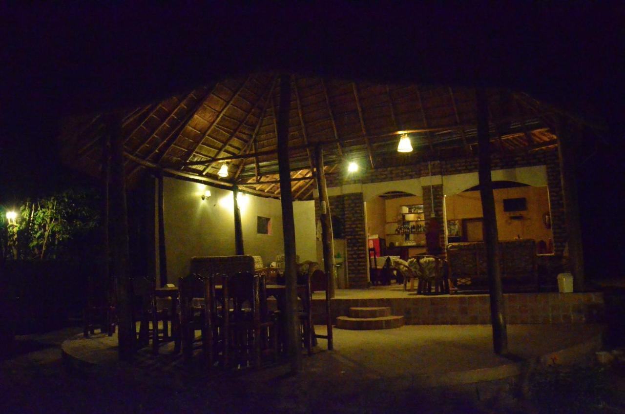 Irungu Forest Safari Lodge Katunguru Zewnętrze zdjęcie