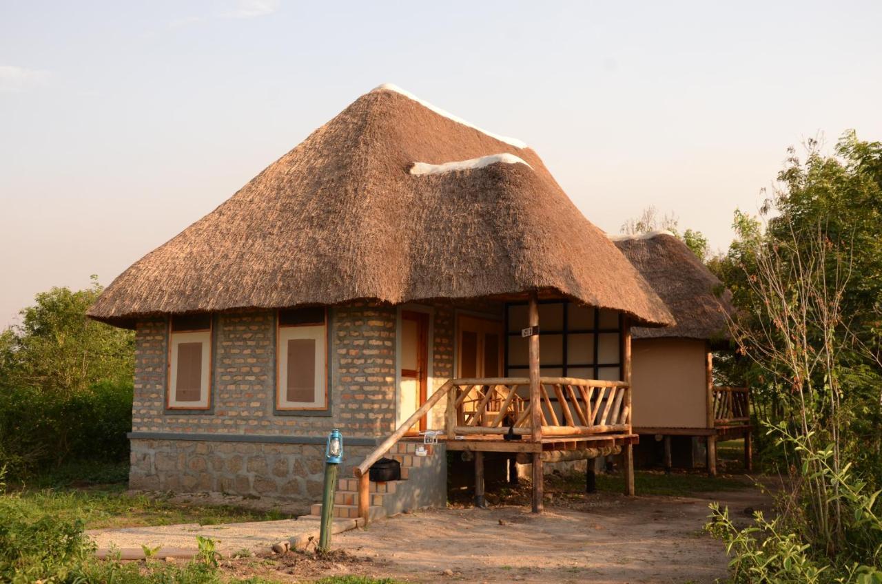 Irungu Forest Safari Lodge Katunguru Zewnętrze zdjęcie