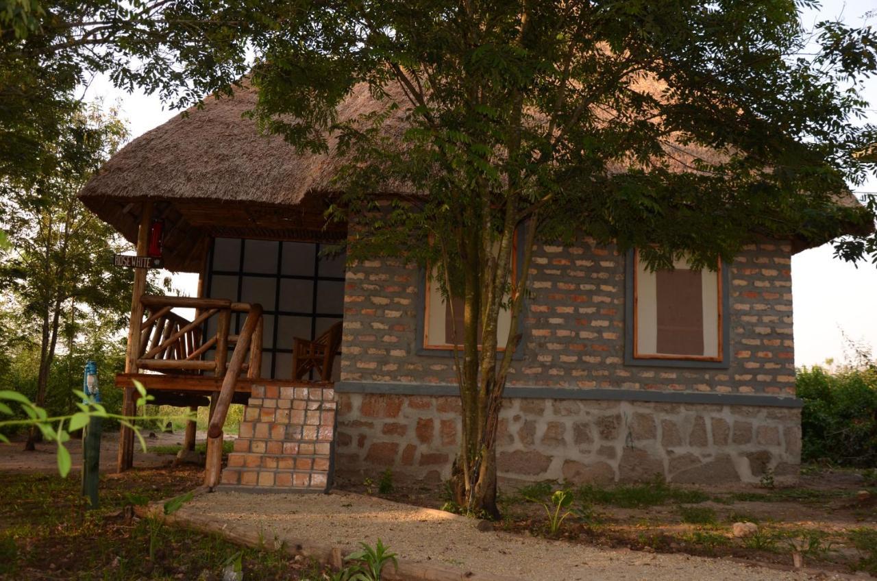 Irungu Forest Safari Lodge Katunguru Zewnętrze zdjęcie