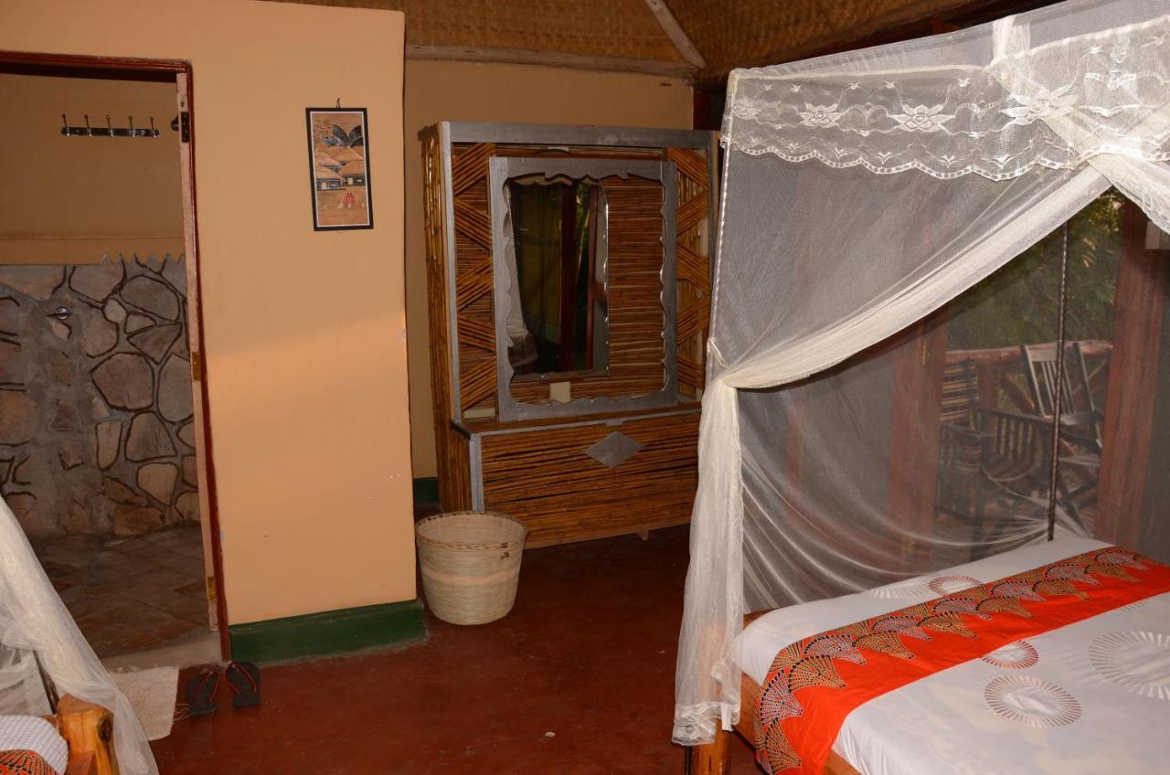 Irungu Forest Safari Lodge Katunguru Zewnętrze zdjęcie
