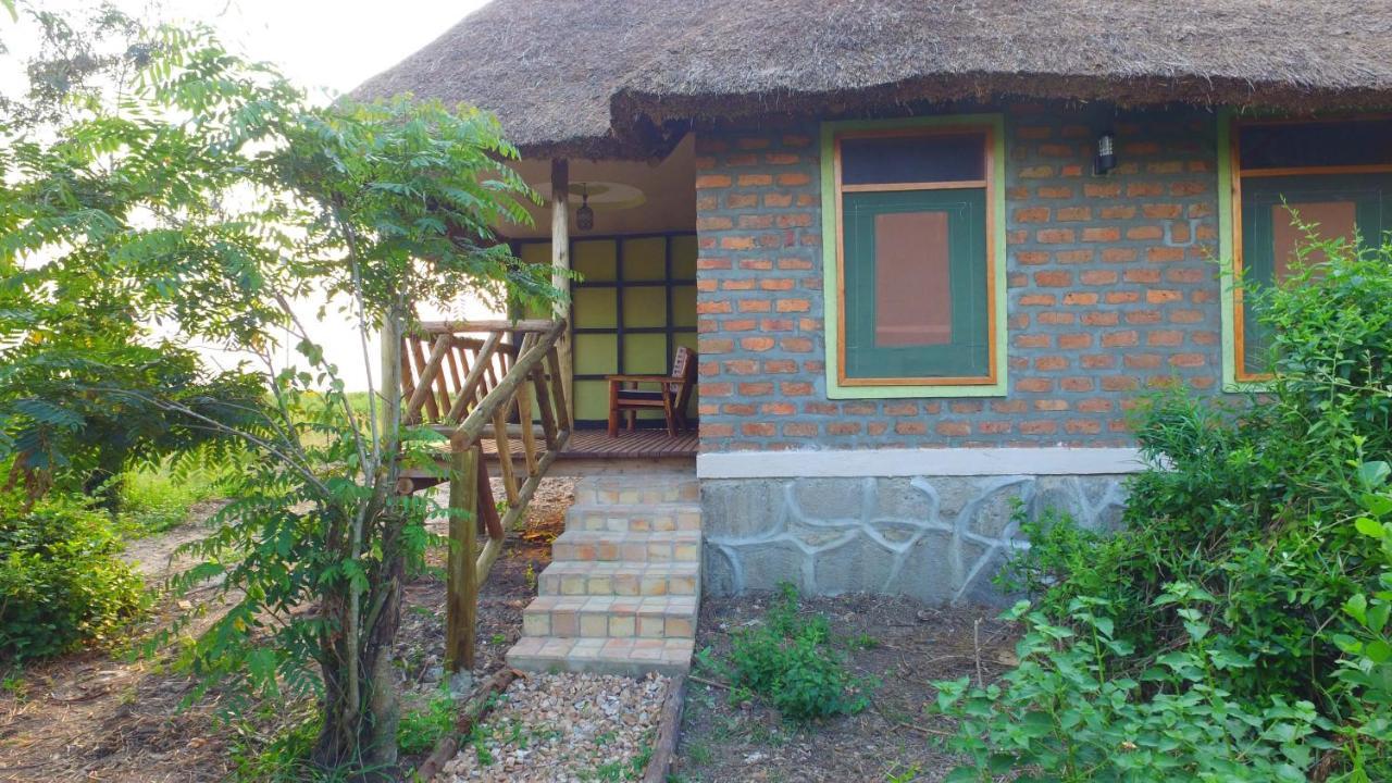 Irungu Forest Safari Lodge Katunguru Zewnętrze zdjęcie
